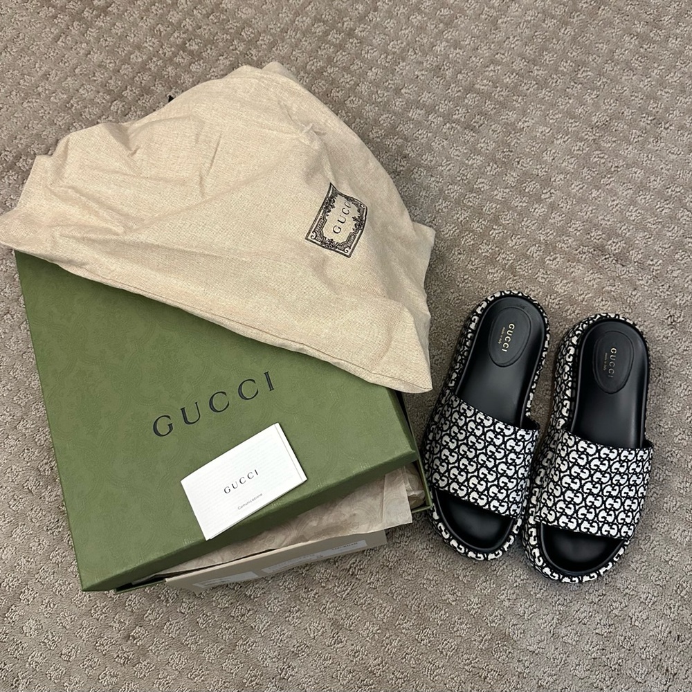Gucci platform slide sandals cream black GG logo print canvas Leather 39 / 9